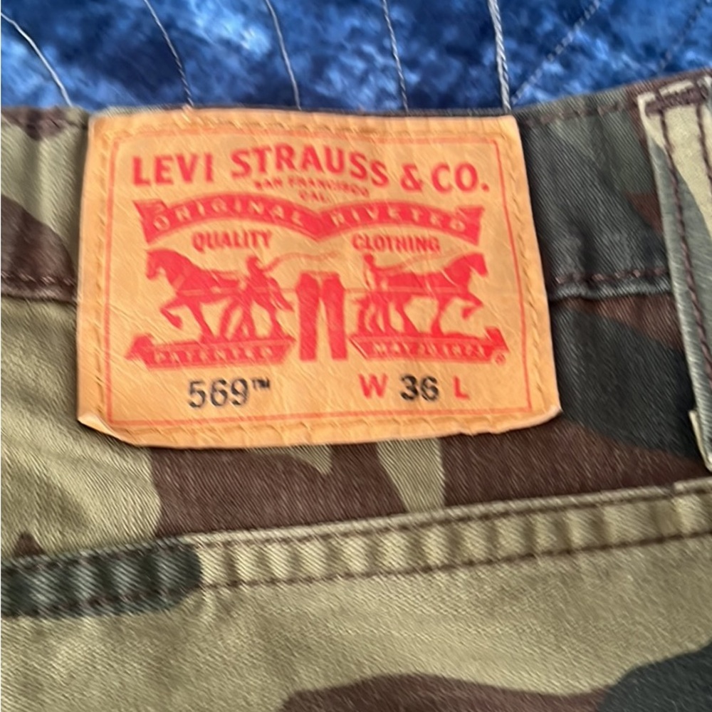 Levi’s camo shorts